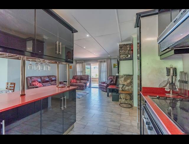 3 BEDROOM TOWNHOUSE FOR SALE IN SHERWOOD